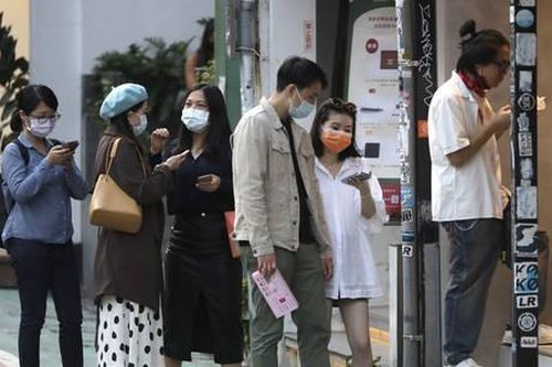 Bị phạt 3.600 USD vì rời khu cách ly trong...1 phút