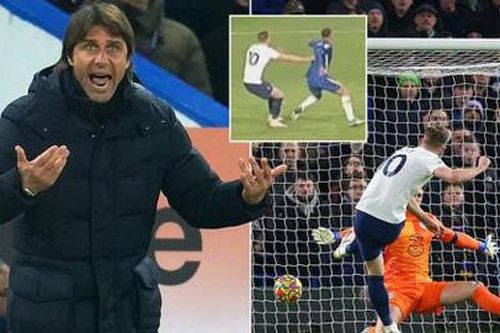 Conte bức xúc cho rằng Kane mất oan bàn thắng