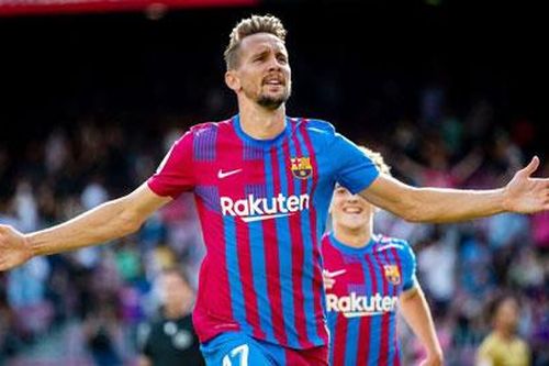 Barca đang trông cậy vào những 'người thừa'
