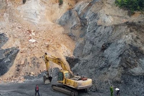 Bắt quả tang ổ nhóm 'than tặc' rút ruột trái phép mỏ Nước Vàng