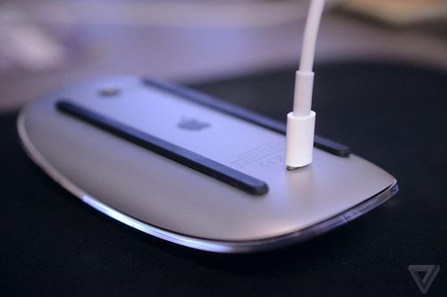 Những thiết kế gây tranh cãi của Apple
