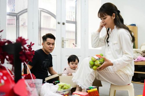 Lễ cúng Táo quân, sắm Tết bận rộn của vợ chồng phi công trẻ