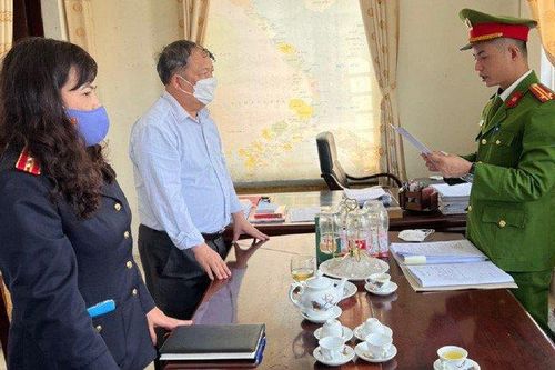 Cựu trưởng phòng tài nguyên - môi trường huyện bị khởi tố