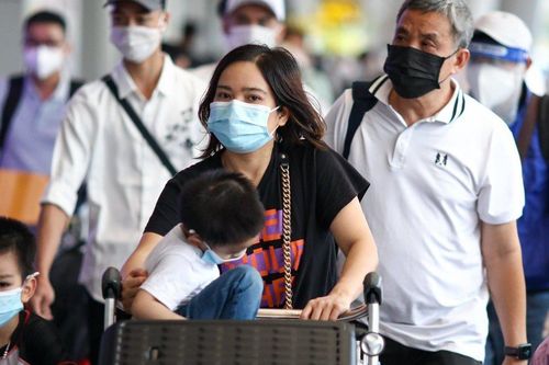 Nhiều nơi nới lỏng quy định cách ly người về quê ăn Tết