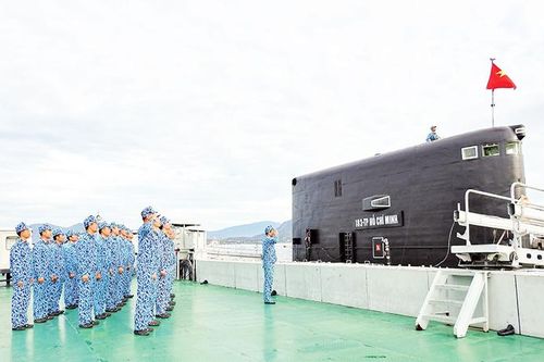 Ly này, lặn nổi bằng nhau...