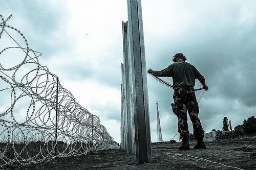Ba Lan khởi công xây dựng bức tường biên giới với Belarus