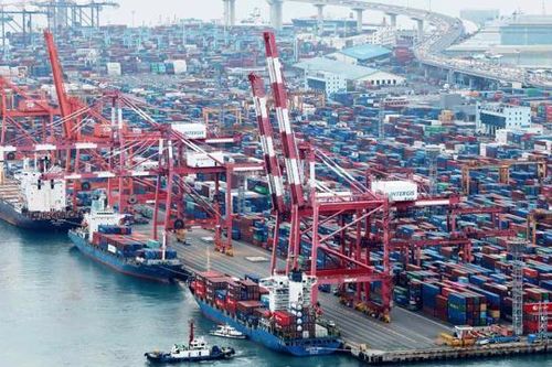 Kinh tế Hàn Quốc tăng trưởng kỷ lục 11 năm nhờ xuất khẩu bùng nổ