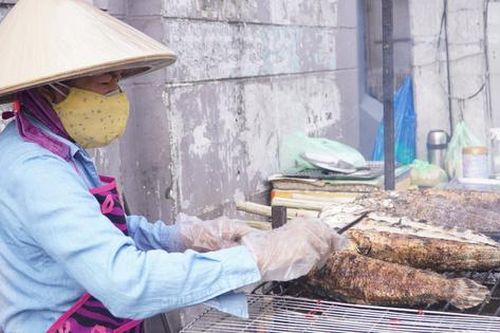 'Phố cá lóc nướng' vắng khách ngày tiễn ông Công, ông Táo về trời