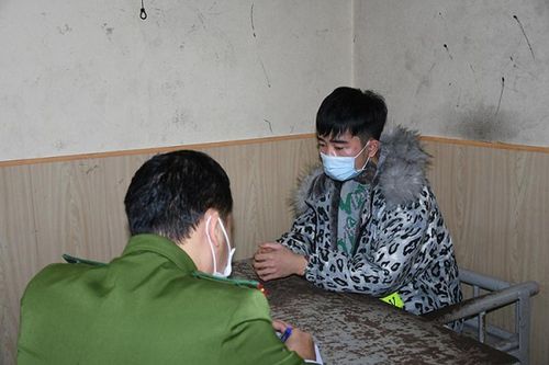Bạn gái kẻ cướp ngân hàng đối mặt khung hình phạt nào?