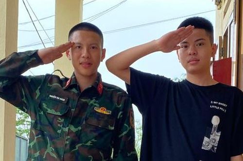 Hai anh em cùng xung phong nhập ngũ