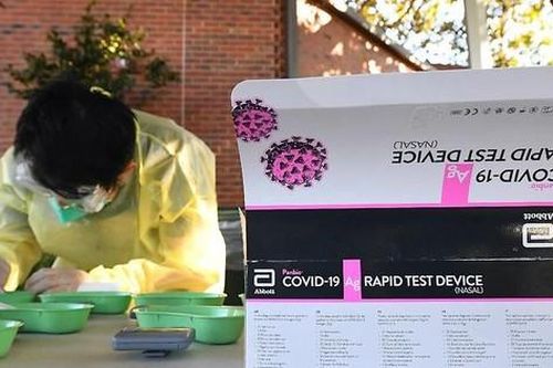 Úc: Thổi giá kit test nhanh COVID-19 có thể bị phạt 5 năm tù