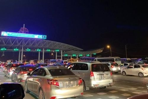 Làm rõ vụ hơn 300 xe dán thẻ ePass không qua được trạm thu phí không dừng của VETC