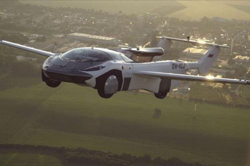 Ô tô bay AirCar được cấp chứng chỉ đủ điều kiện bay tại Slovakia
