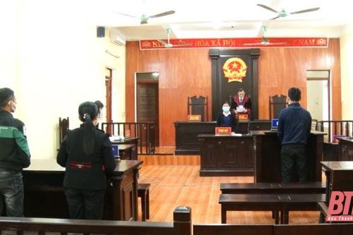 Đốt pháo nổ, lĩnh án 4 tháng tù giam