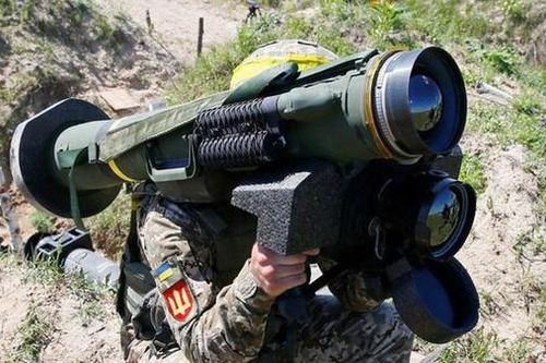 Quân đội Ukraine đang sử dụng mô hình thay cho vũ khí thật