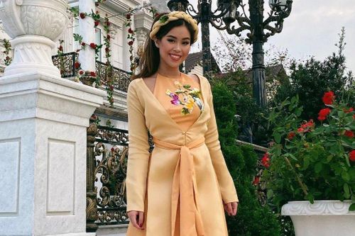 Người trẻ đã quen diện áo dài trong Tết