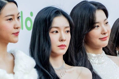 Irene và dàn sao Hàn dự thảm đỏ đầu năm