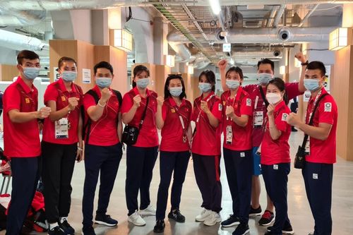 Chăm lo cho các đội tuyển không về nhà ăn Tết