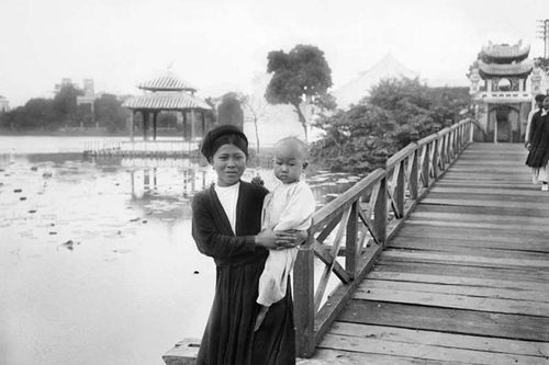 Hình độc về Hồ Gươm ở Hà Nội gần 120 năm trước