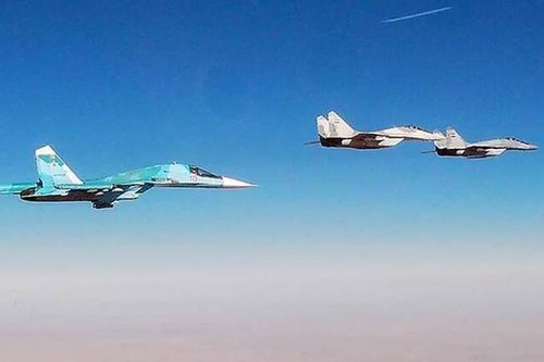 Không quân Nga và Syria phô diễn lực lượng 'sát vách' Israel