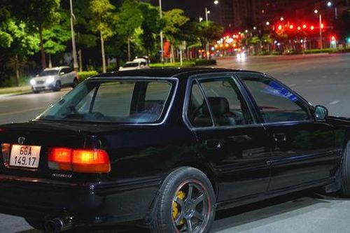 Xế cổ Honda Accord lột xác dưới bàn tay người thợ Sài Gòn