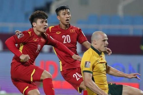 Chờ đội tuyển Việt Nam mang Tết về