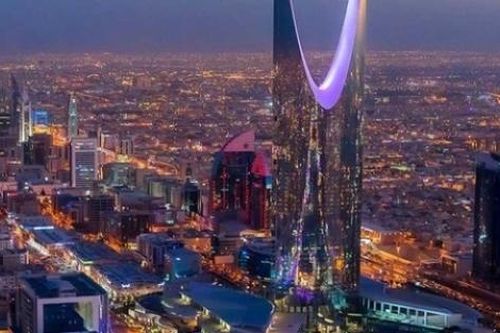 Ả Rập Xê-út tăng giá bán dầu tại châu Á