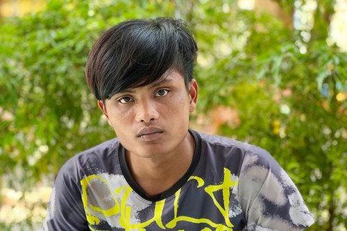 Nghịch tử dùng kéo sát hại mẹ