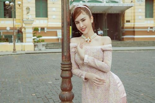 Hoa hậu Phan Ngọc Hân hóa quý cô Sài Thành với áo dài Tết
