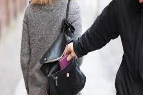 Bắt nữ quái chuyên trà trộn vào chợ hành nghề móc túi