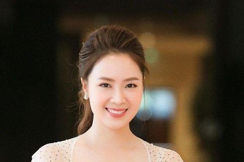 'Nàng thơ' màn ảnh Việt Hồng Diễm khẳng định nhan sắc 'lão hóa ngược'