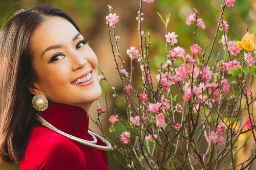 Á hậu Thanh Uyên rạng rỡ trong bộ ảnh đón xuân