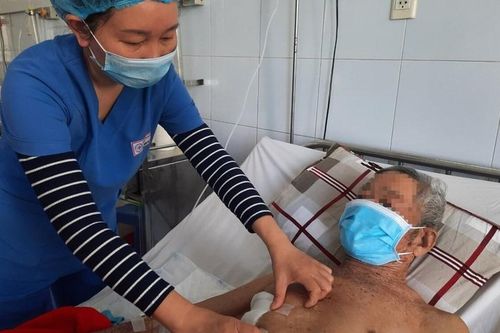 Cụ ông sống chung cùng đầu đạn nằm trong phổi hơn 60 năm
