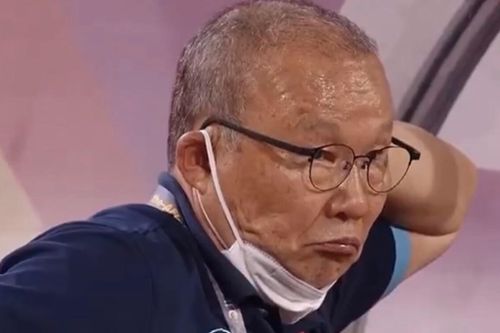 Ông Park bất lực và kém xa Kiatisak khi Việt Nam chưa có 1 điểm