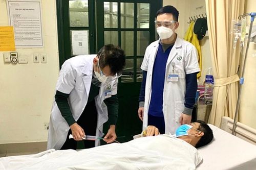 Người đàn ông dập tinh hoàn vì... đi xe máy phân khối lớn
