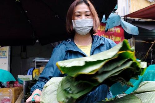 Chợ lá dong lâu đời nhất Hà Nội chịu cảnh đìu hiu ngày giáp Tết, giá tăng gấp đôi