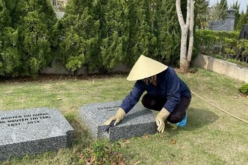 Những phận người sống dựa cõi âm