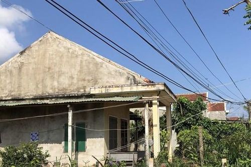 Ba người thương vong vì điện giật khi thi công mái nhà