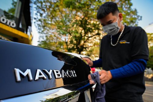 Độ Mercedes-Benz thành Maybach chơi Tết