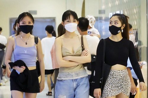 Chi hàng chục triệu mua sắm Tết