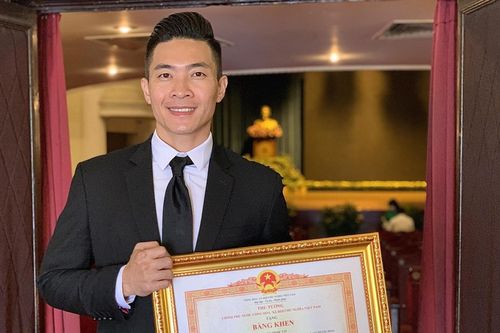 Nghệ sĩ Quốc Cơ và Quốc Nghiệp nhận bằng khen của Thủ tướng Chính phủ