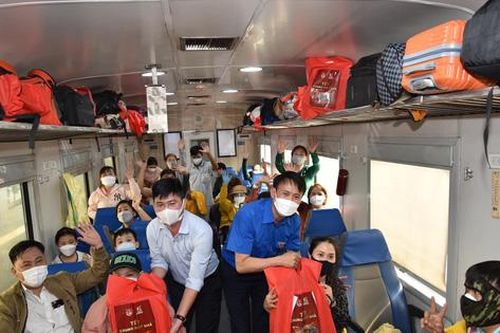 2.000 chuyến hành trình đưa 'Tết chung một nhà'