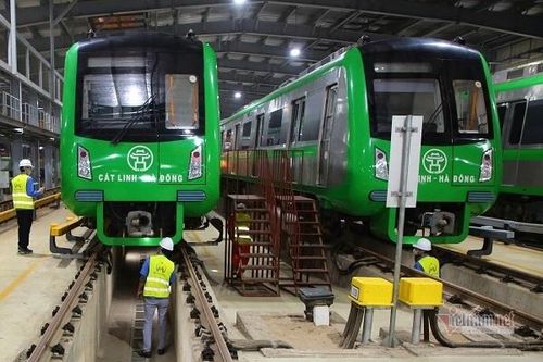 Theo chân kỹ sư chui gầm 'soi' tàu Cát Linh - Hà Đông