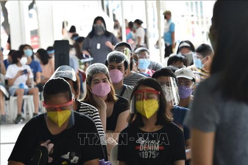 Philippines và Nga ghi nhận hàng chục nghìn ca mắc mới COVID-19