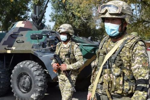 Hai nước thành viên Liên Xô cũ Kyrgyzstan và Tajikistan lại đụng độ ở biên giới