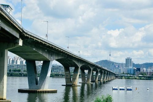Dùng công nghệ AI ngăn người tự tử trên sông Hàn
