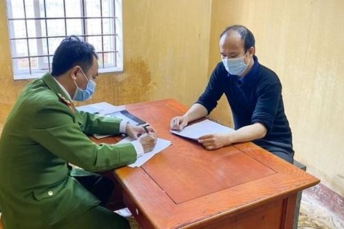 Bị bắt vì gửi thư nặc danh, sim rác bôi nhọ lãnh đạo