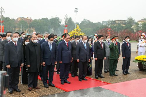 Lãnh đạo Đảng, Nhà nước, thành phố Hà Nội vào Lăng viếng Chủ tịch Hồ Chí Minh trước thềm Tết Nhâm Dần