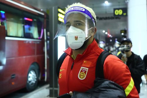 Tuyển Trung Quốc mang 3 cầu thủ nhập tịch