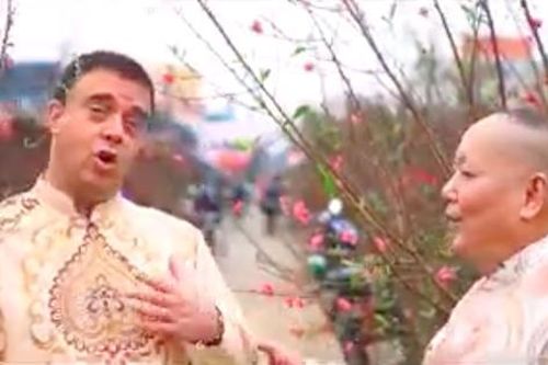 Đại sứ Israel ra mắt MV ca nhạc 'Ngày Tết quê em' bằng tiếng Việt
